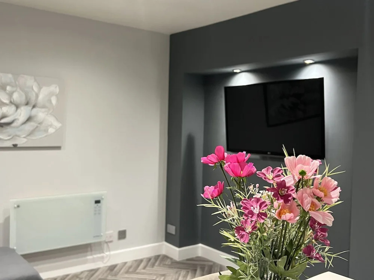 The Broadway Retreat With Parking