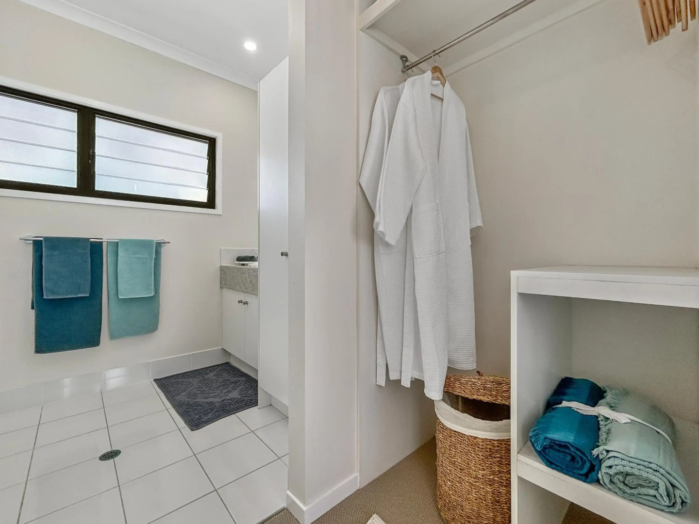 Beachside Serenity Apartment