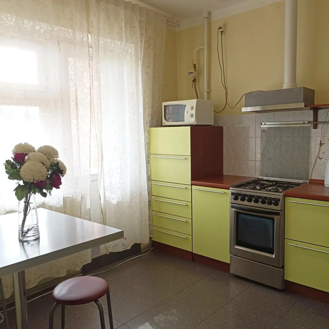 Аврора Люкс на улице Орджоникидзе