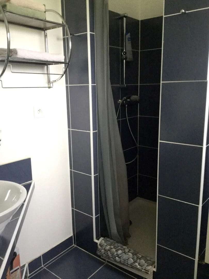 House With 2 Bedrooms in Roquemaure, With Pool Access and Wifi - 80 km