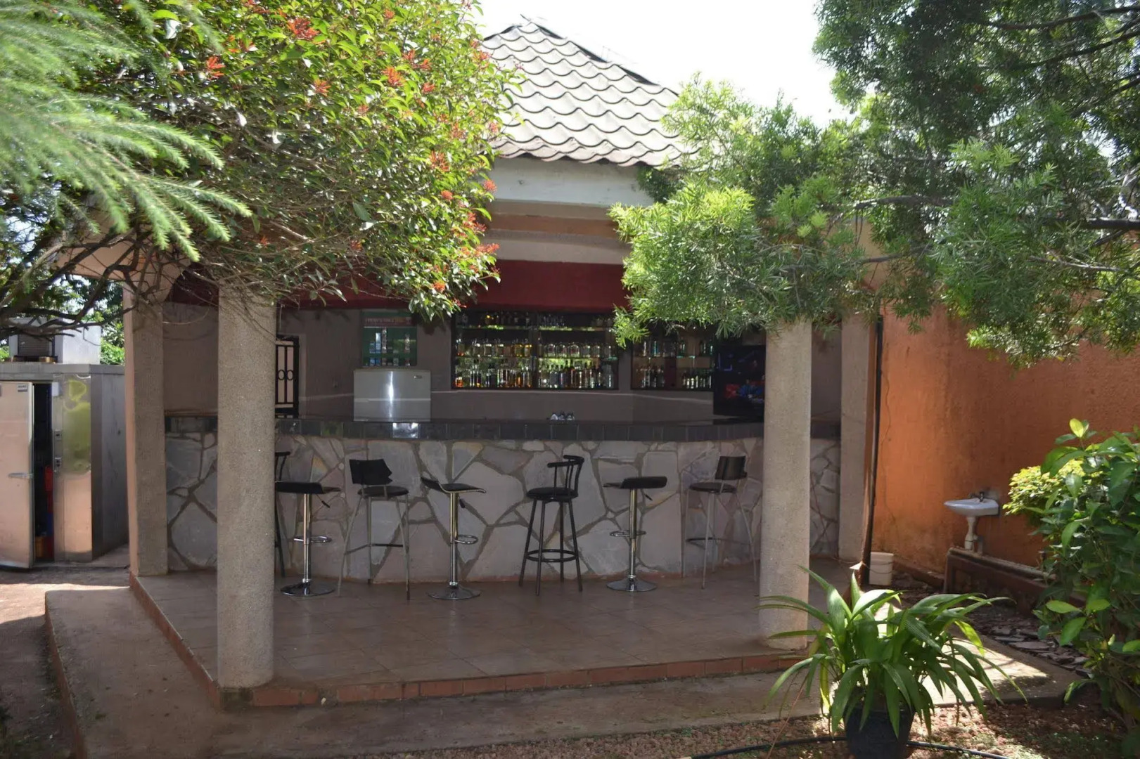 Executive Airport Hotel