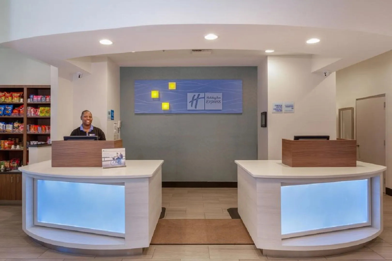 Holiday Inn Express & Suites Oceanfront by IHG