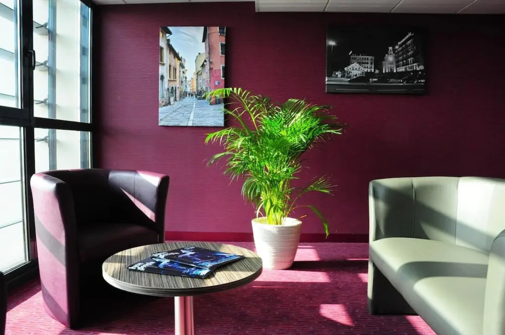 Comfort Suites Lyon Est Eurexpo