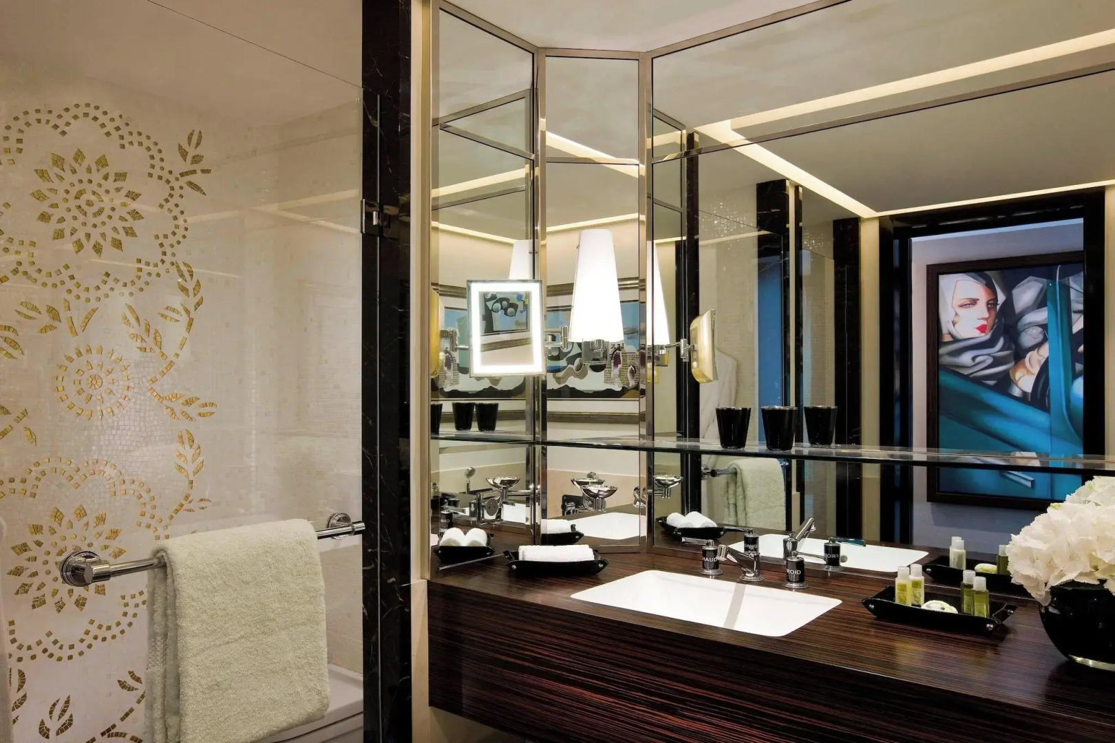 Prince de Galles, a Luxury Collection Hotel, Paris