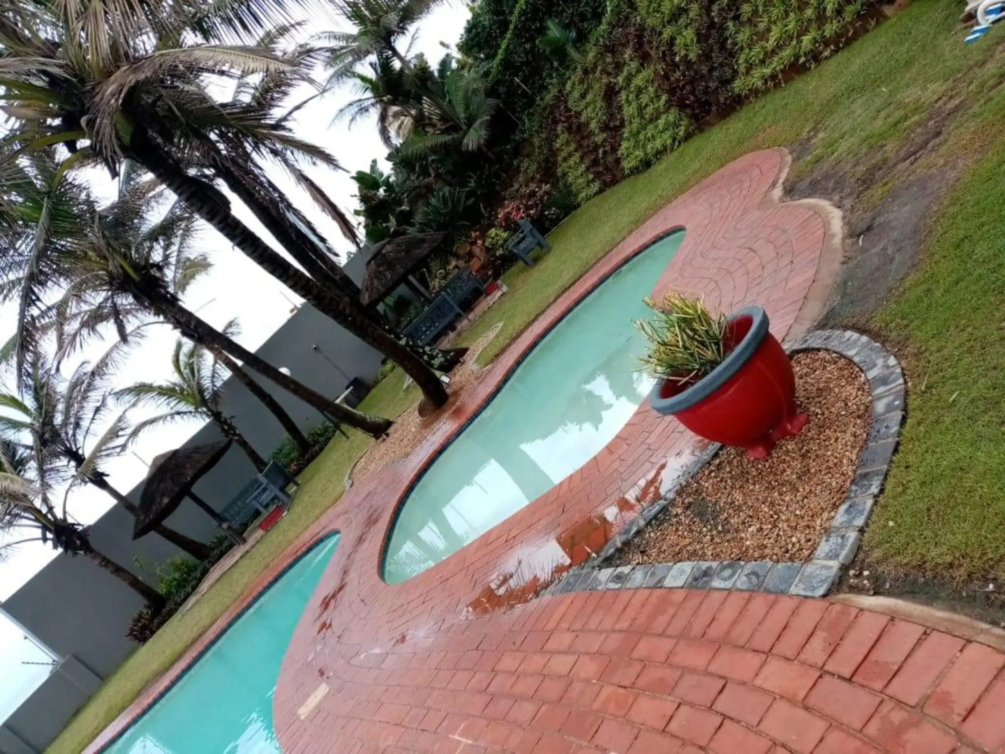 Inyoni Rocks Cabanas No 40