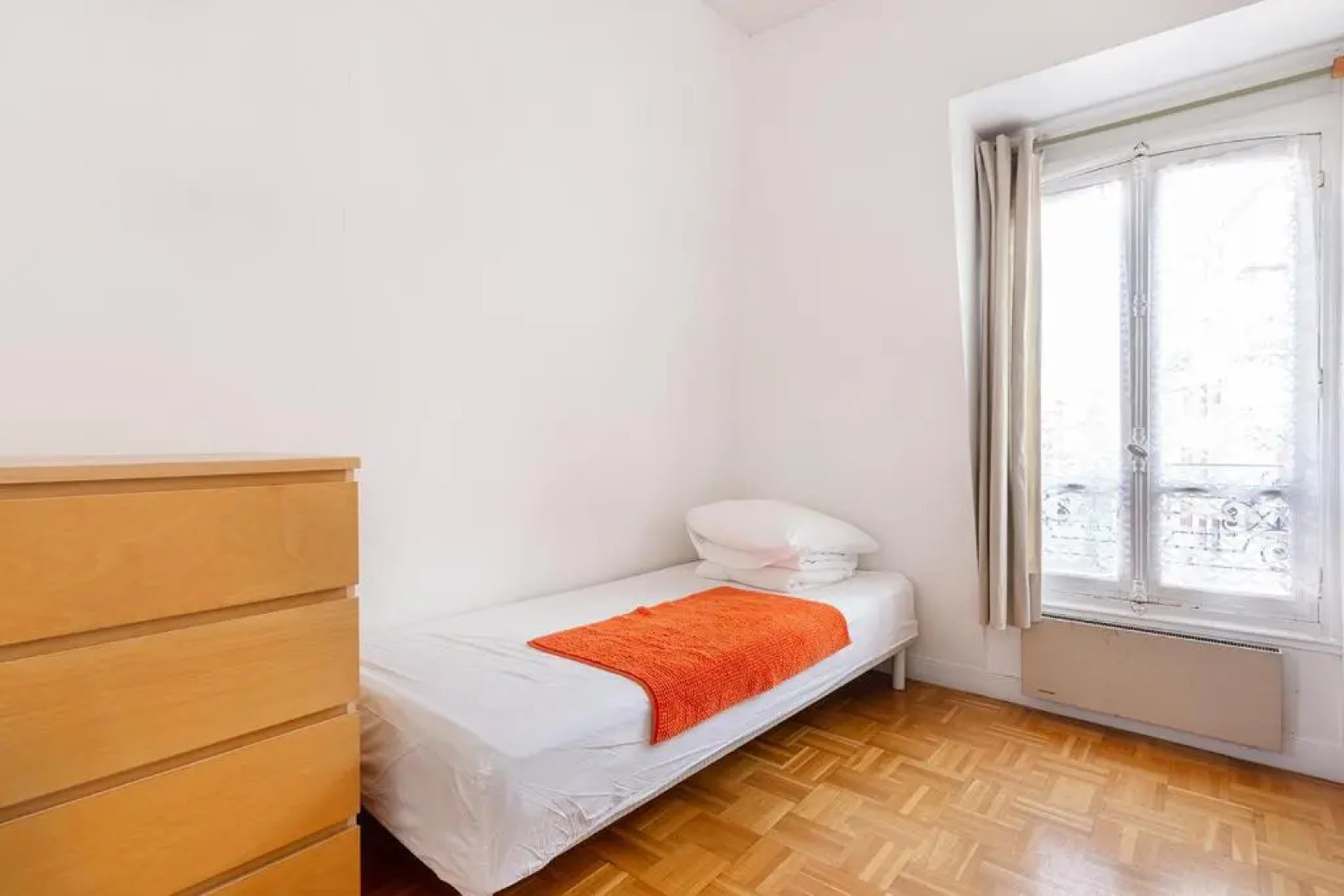 Cameleon Paris Guesthouse