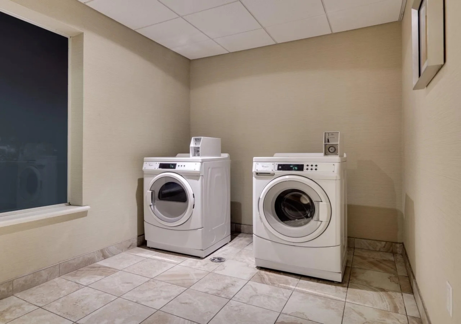 Holiday Inn Express Hotel & Suites San Antonio SE