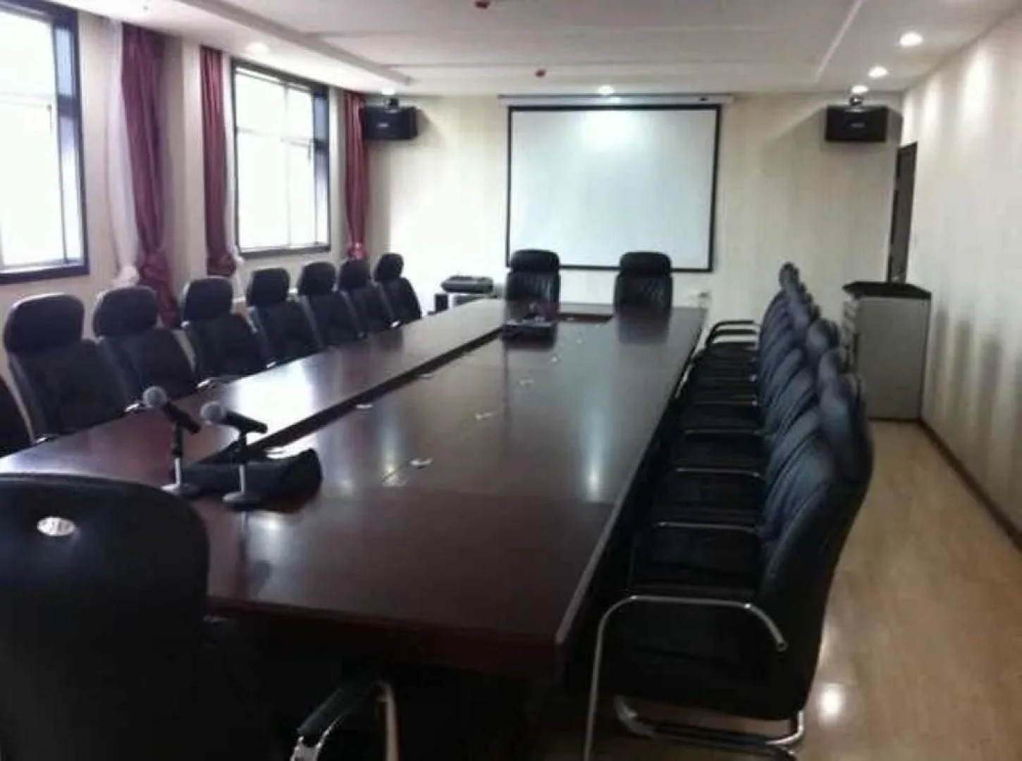 Heluo Sunshine Culture Theme Hotel