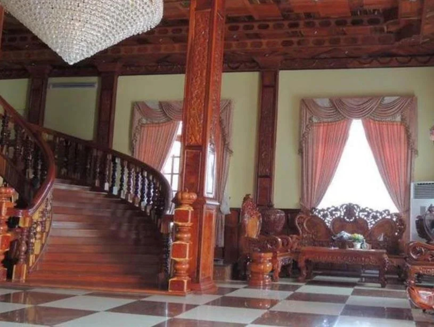 Luck Life World Hotel