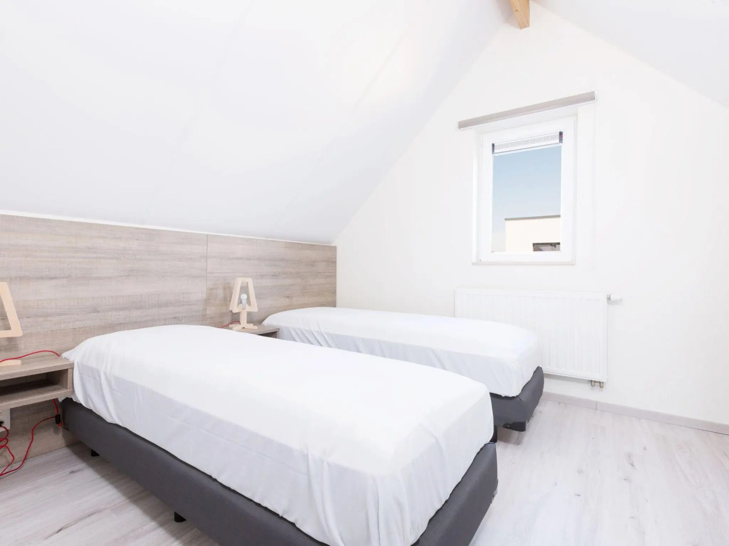 Modern Holiday Home, Near the Sea