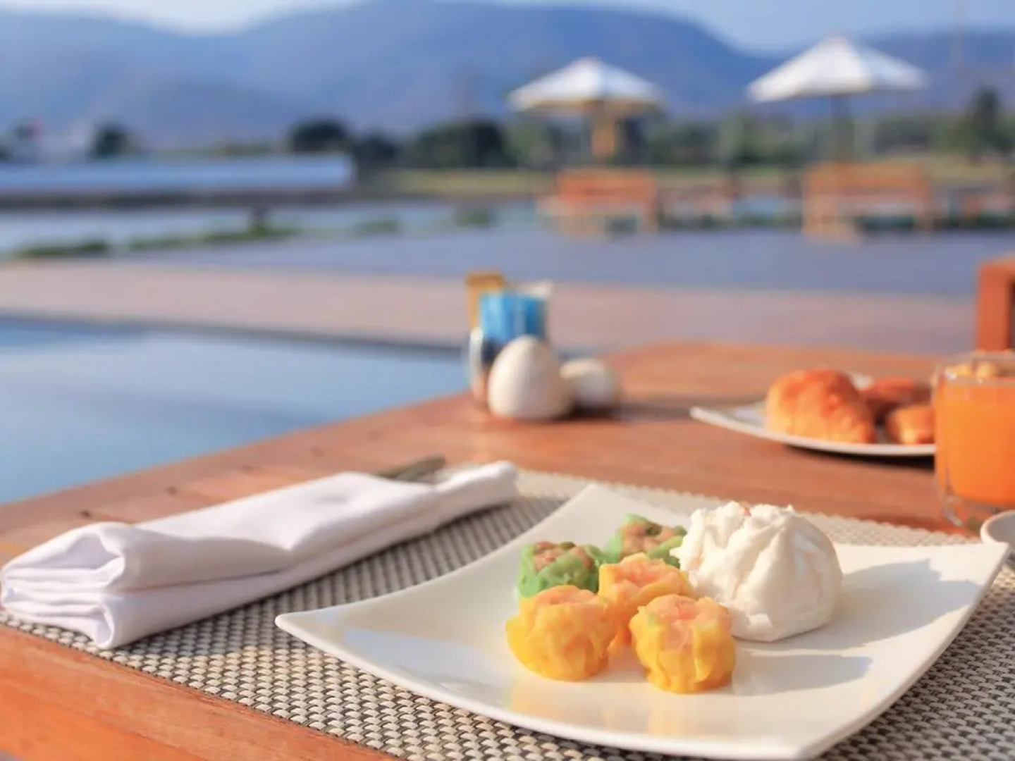 atta Lakeside Resort Suite