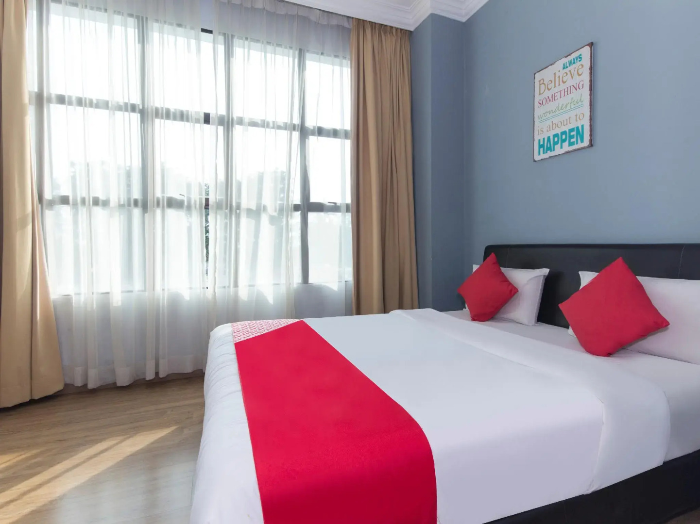 OYO 445 Charisma Hotel