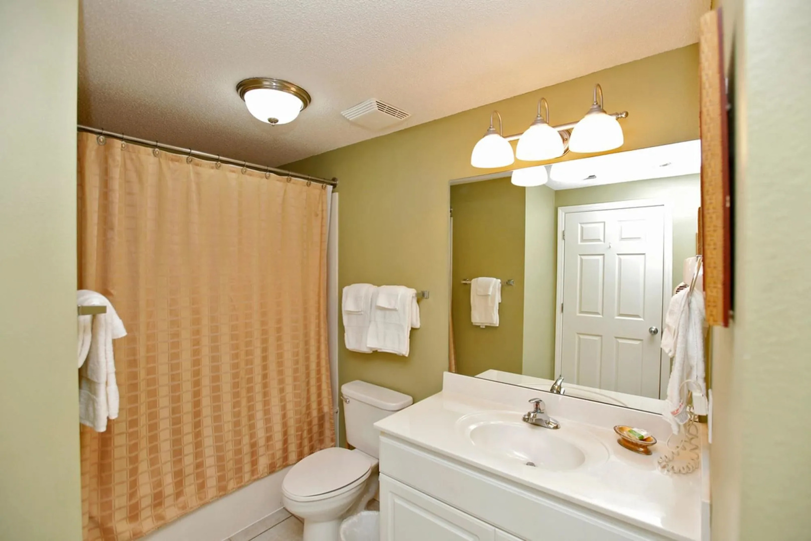 Majestic Beach Resort by Panhandle Getaways