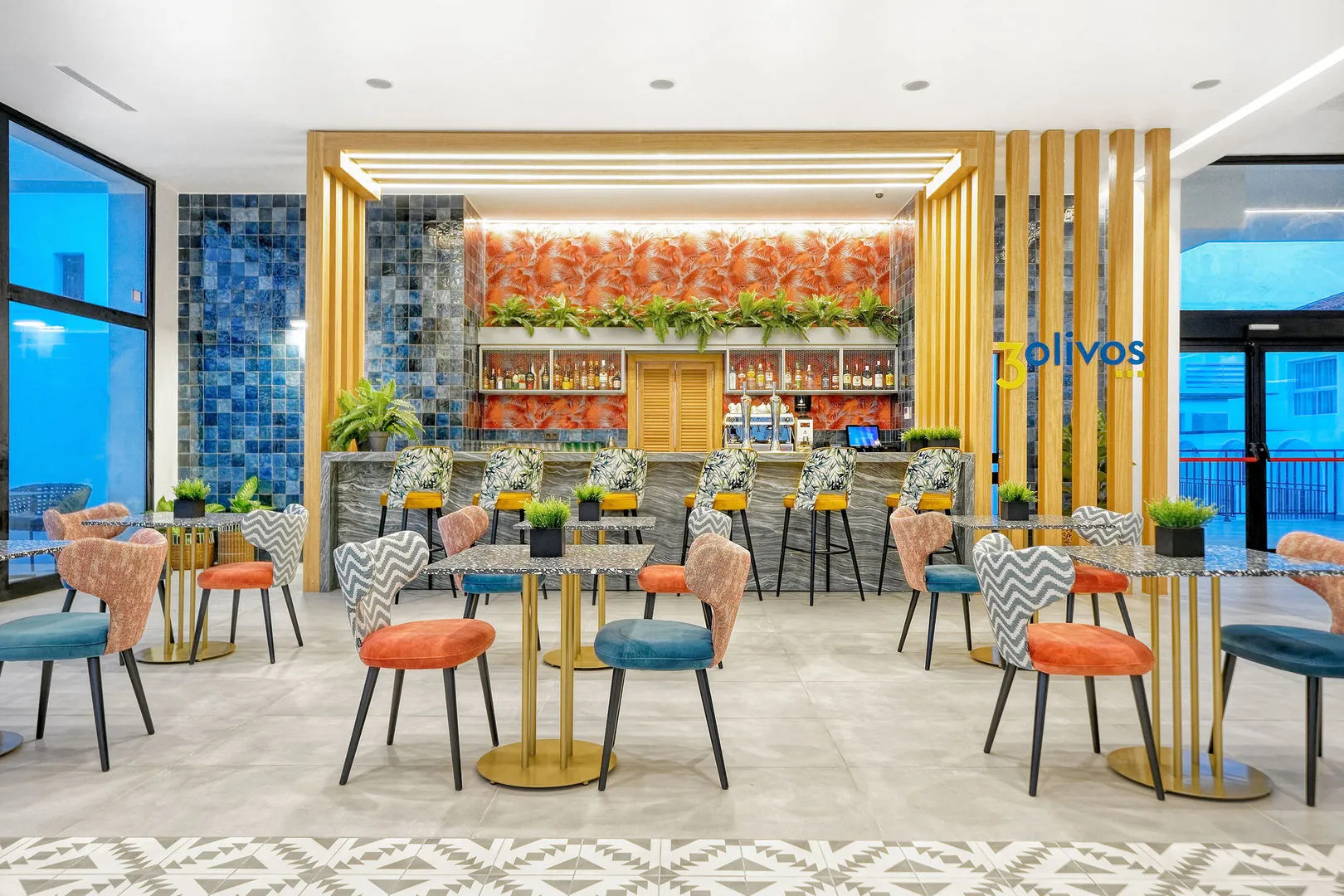 Отель Broncemar Beach Suites