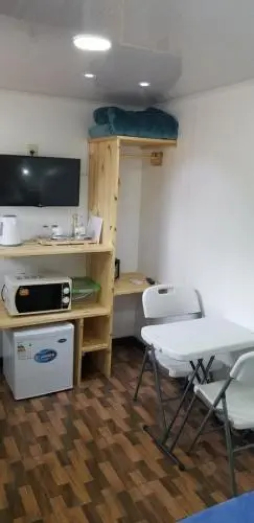 Squania Suite Container