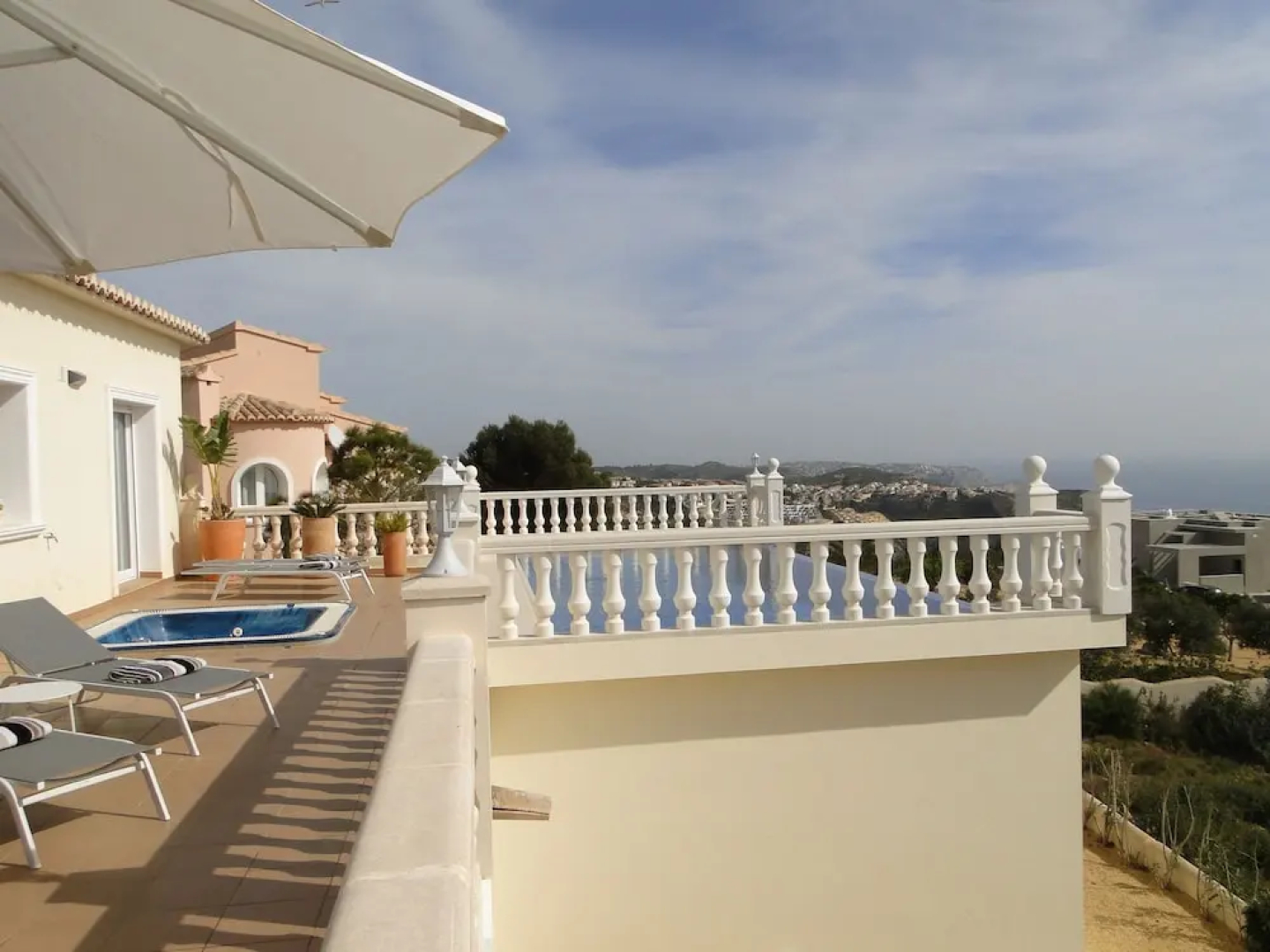 Villa Lirios