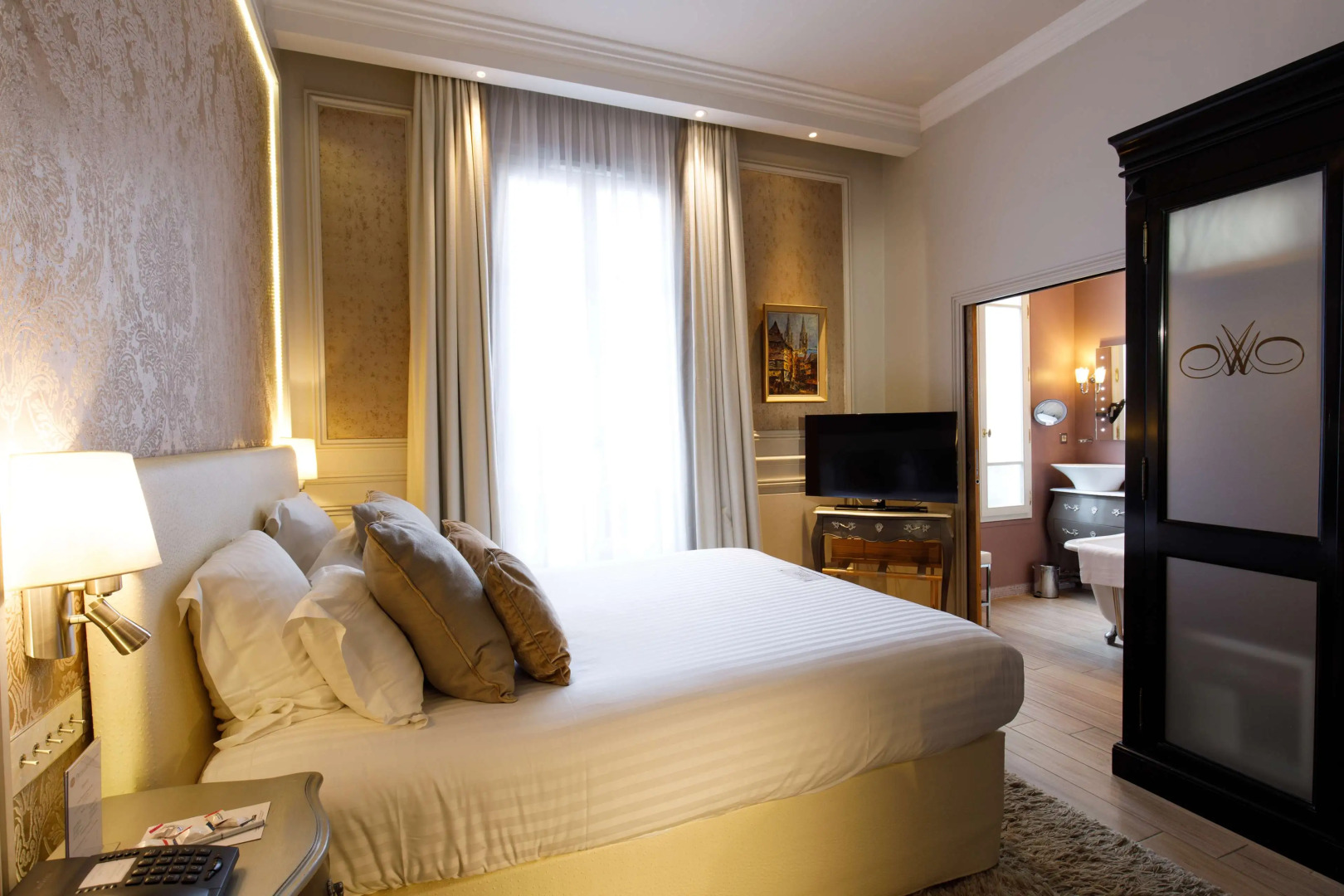 Hotel & Spa Le Grand Monarque, Best Western Premier Collection