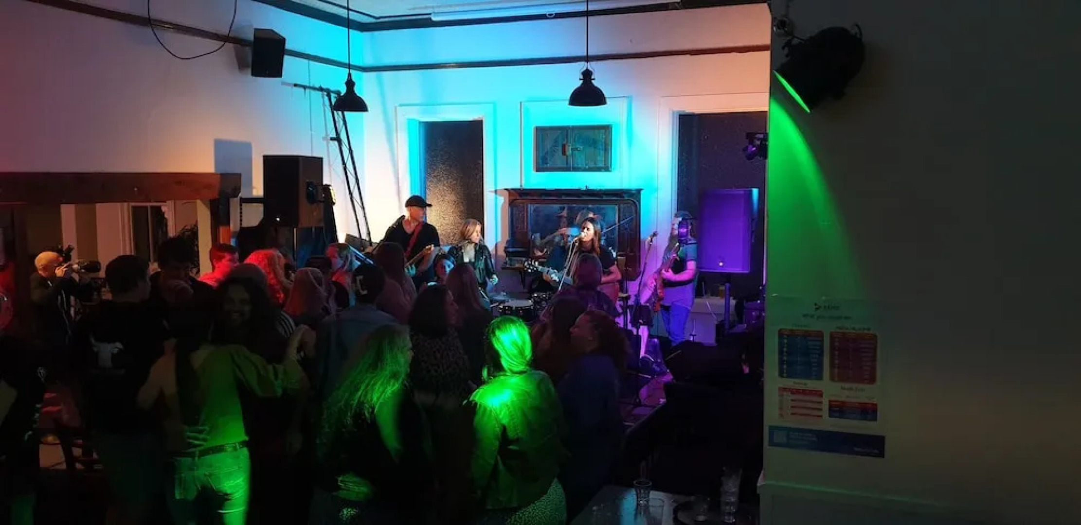 Queens Arms Hotel