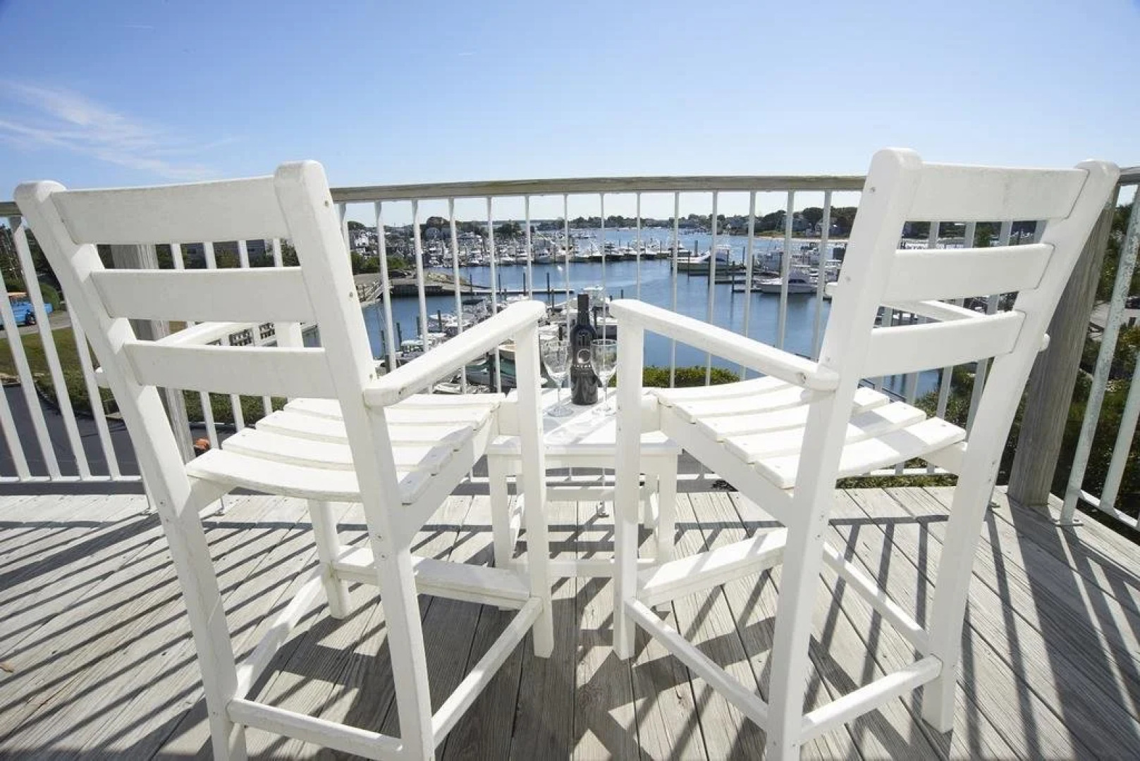 Anchor In Distinctive Waterfront Lodging