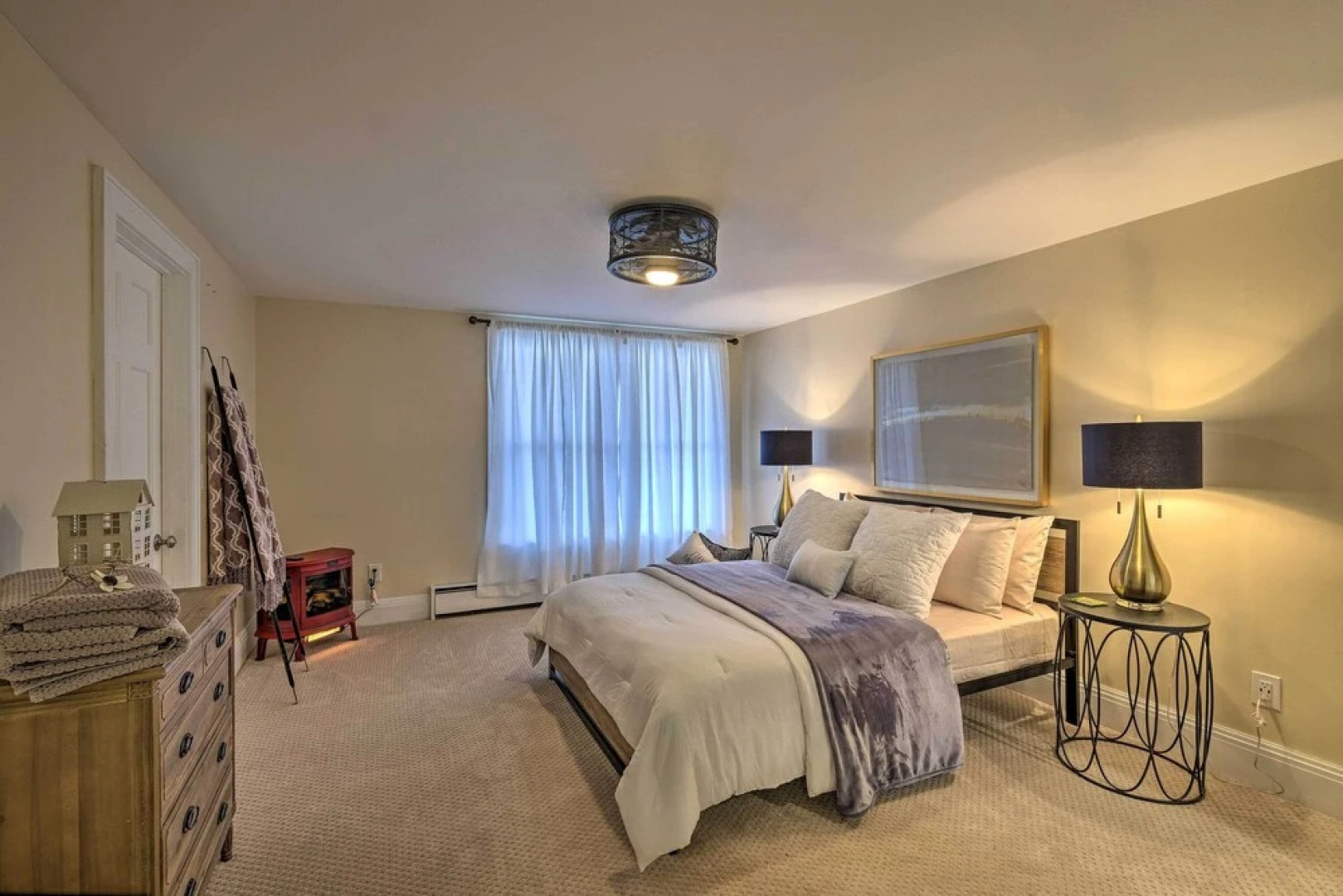 Charming Apt W/patio: Walk to Downtown Albany