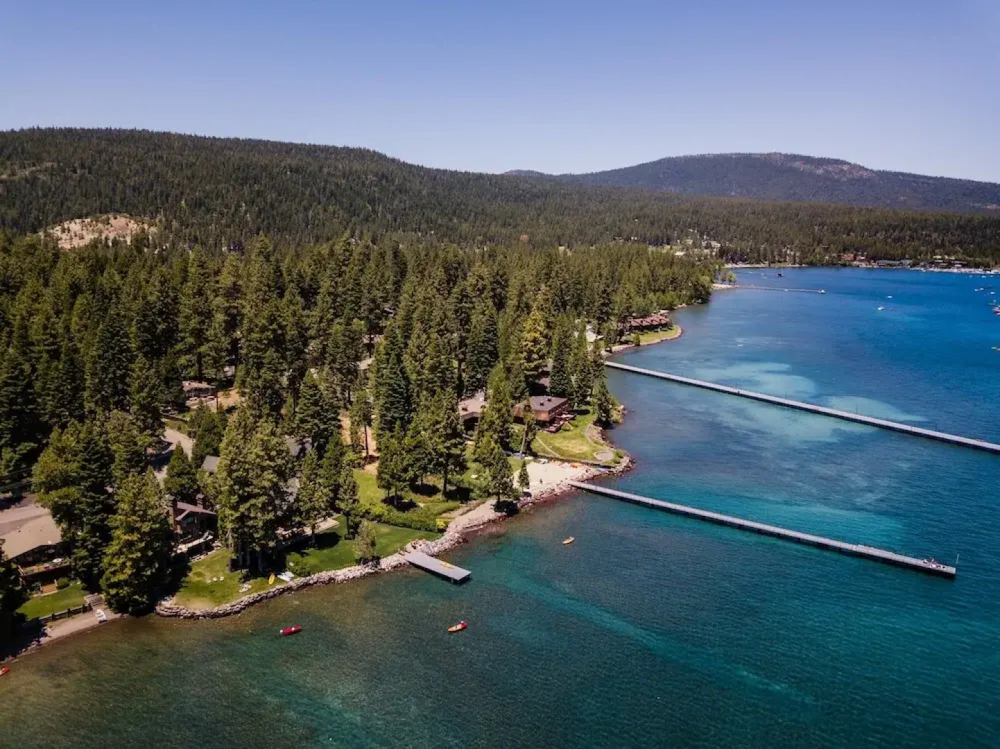 Atlas - Private & Spacious Lakeside Cabin w Spa & Game Room