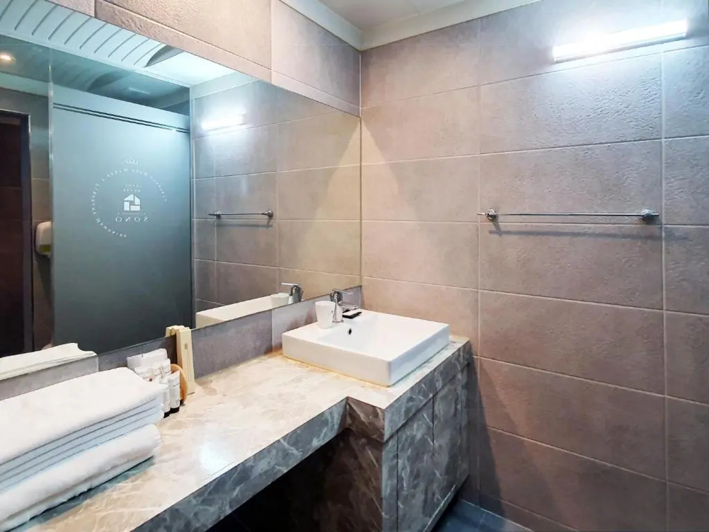 Casual House SONO Guest House - Hostel