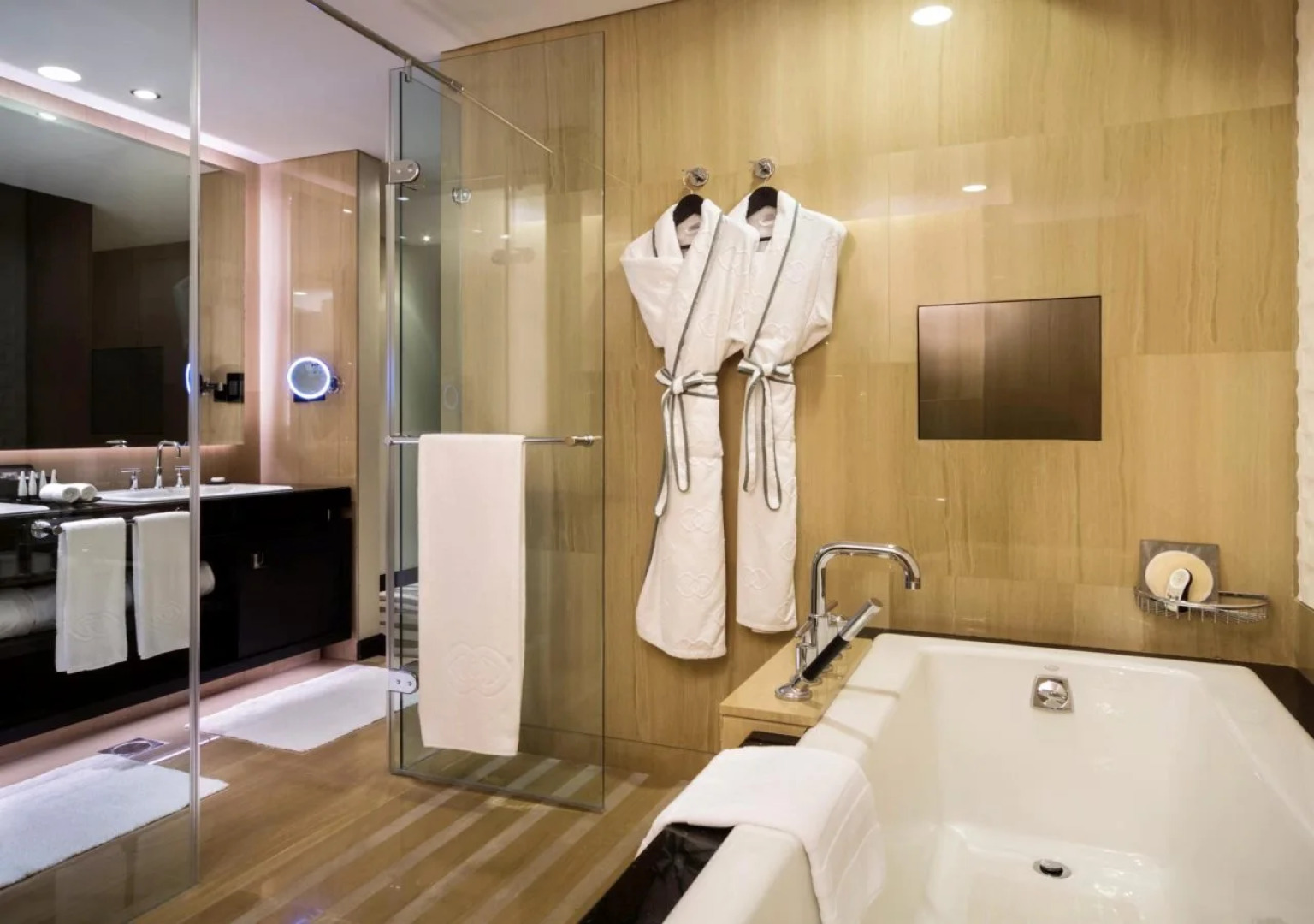 Отель Sofitel Abu Dhabi Corniche