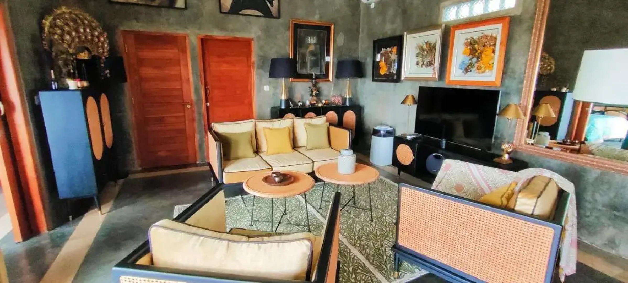 H616 Vintage Elegance with sea view