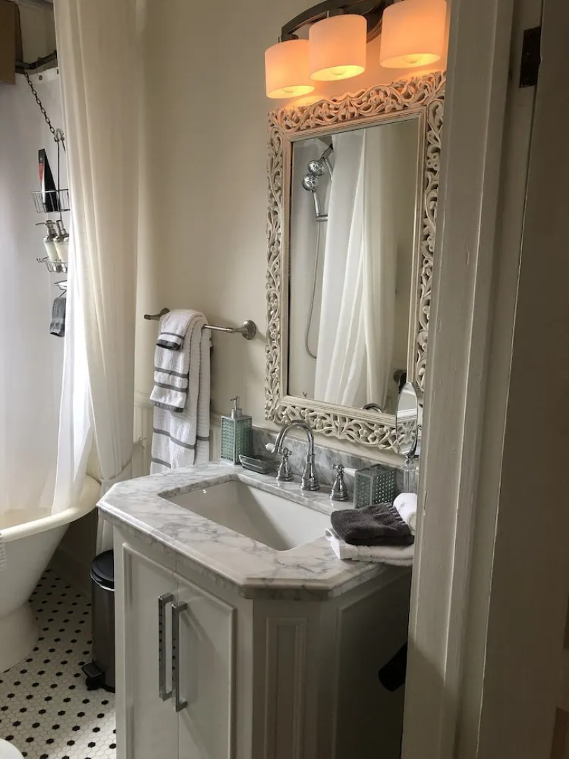 John Thomas Bed and Bath