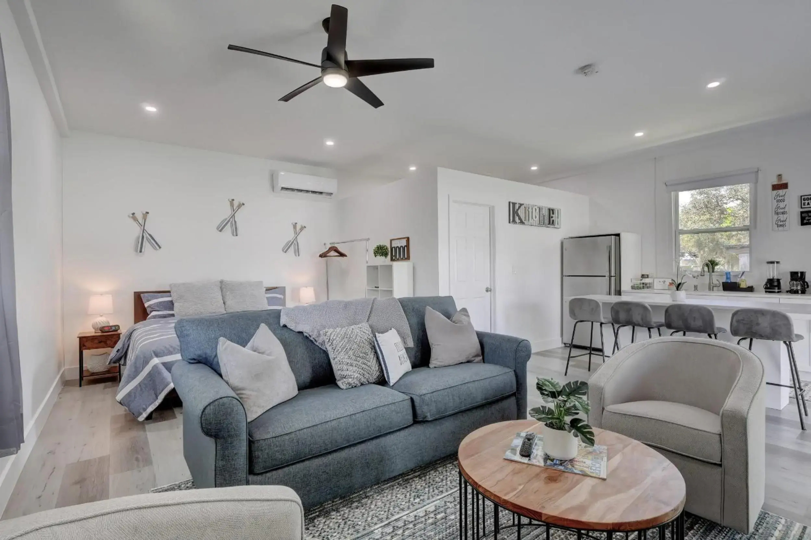 Guest House In a Downtown Bonita Springs Compound