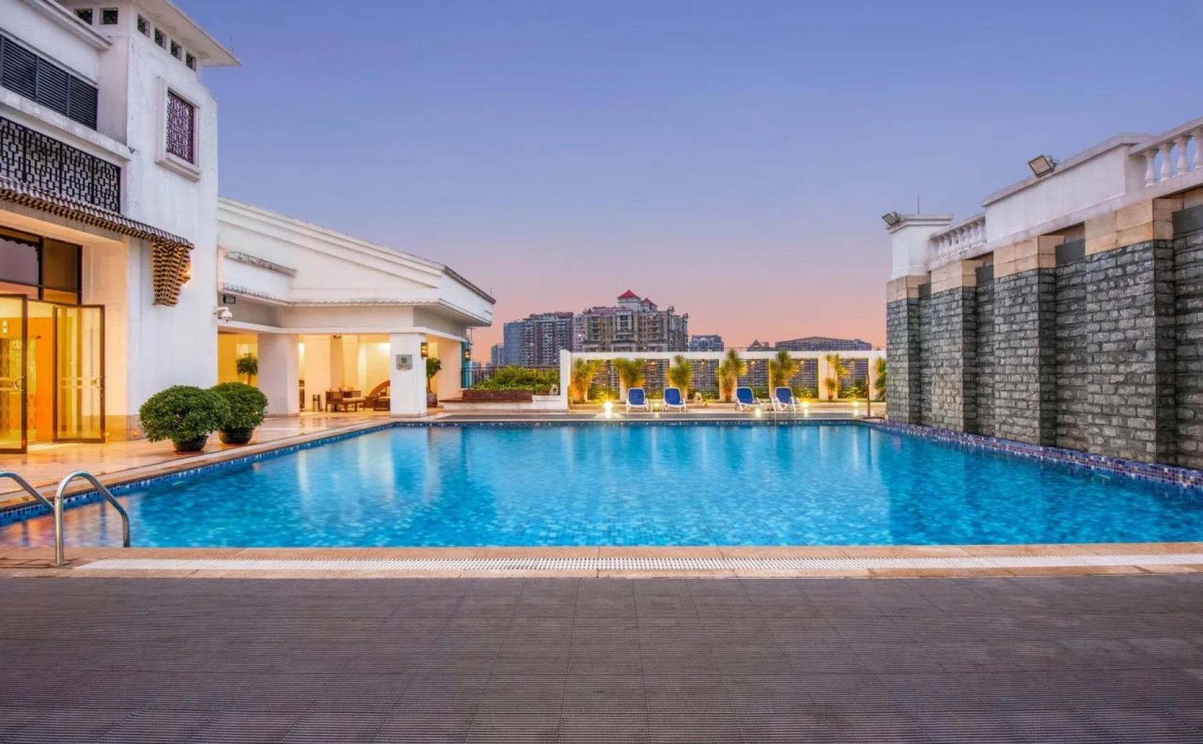 voco Guangzhou Shifu by IHG