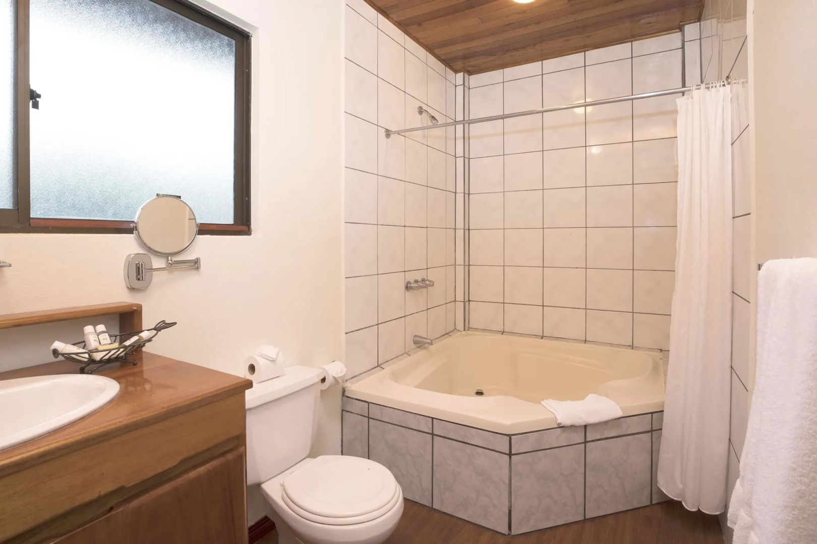 Crocodile Bay Resort