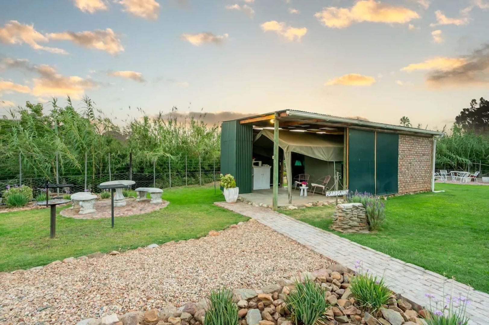 Schoemanshoek Glamping & Self Catering