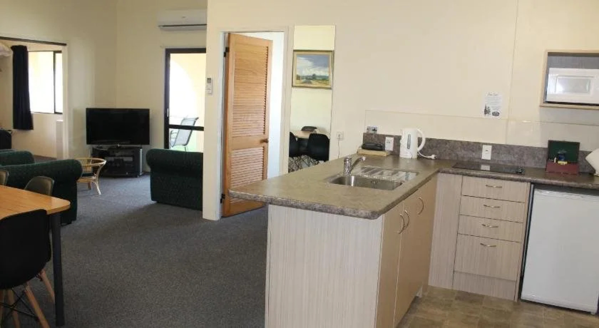 Captains Quarters Motor Inn