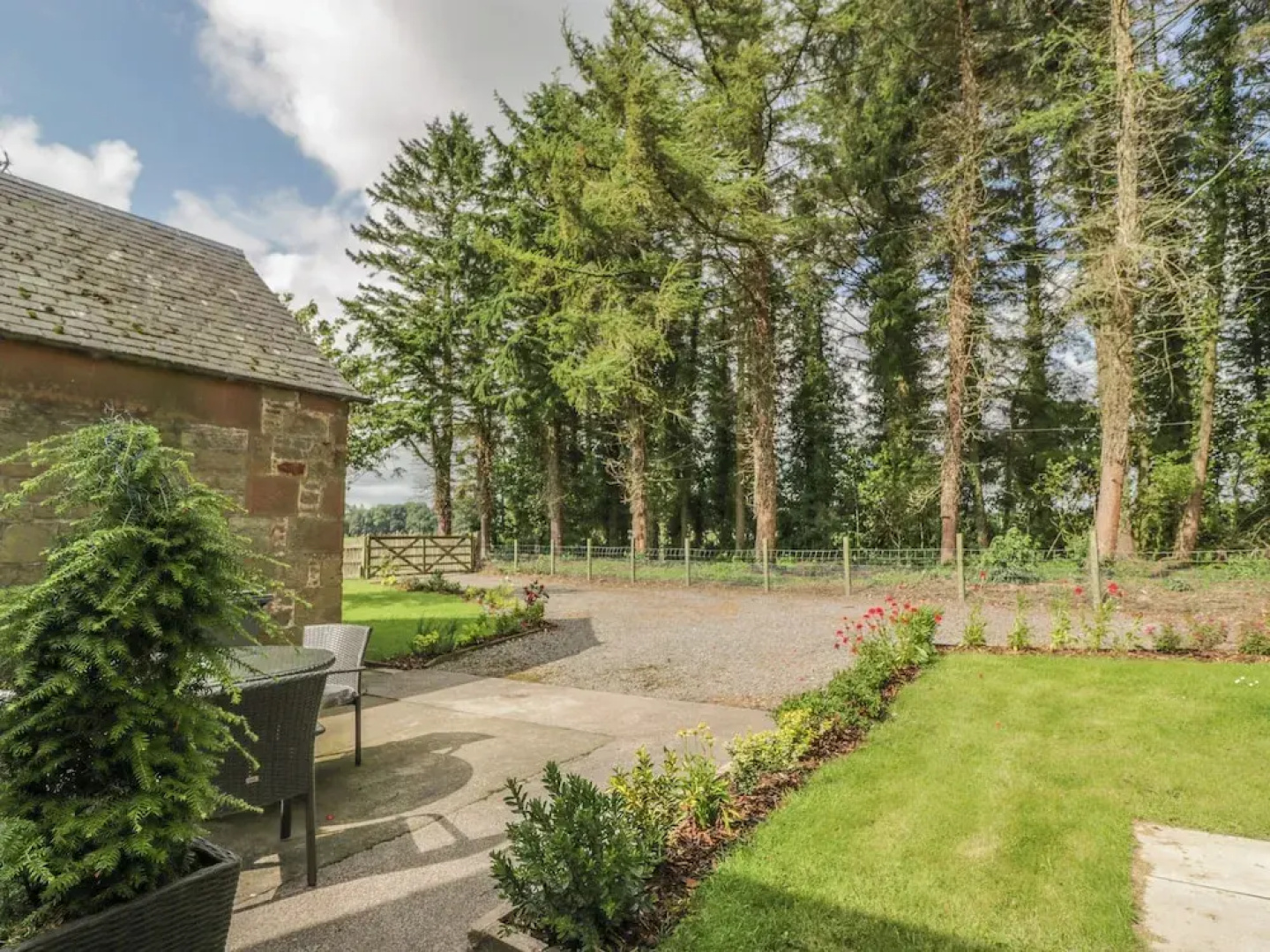 Waterside Lodge