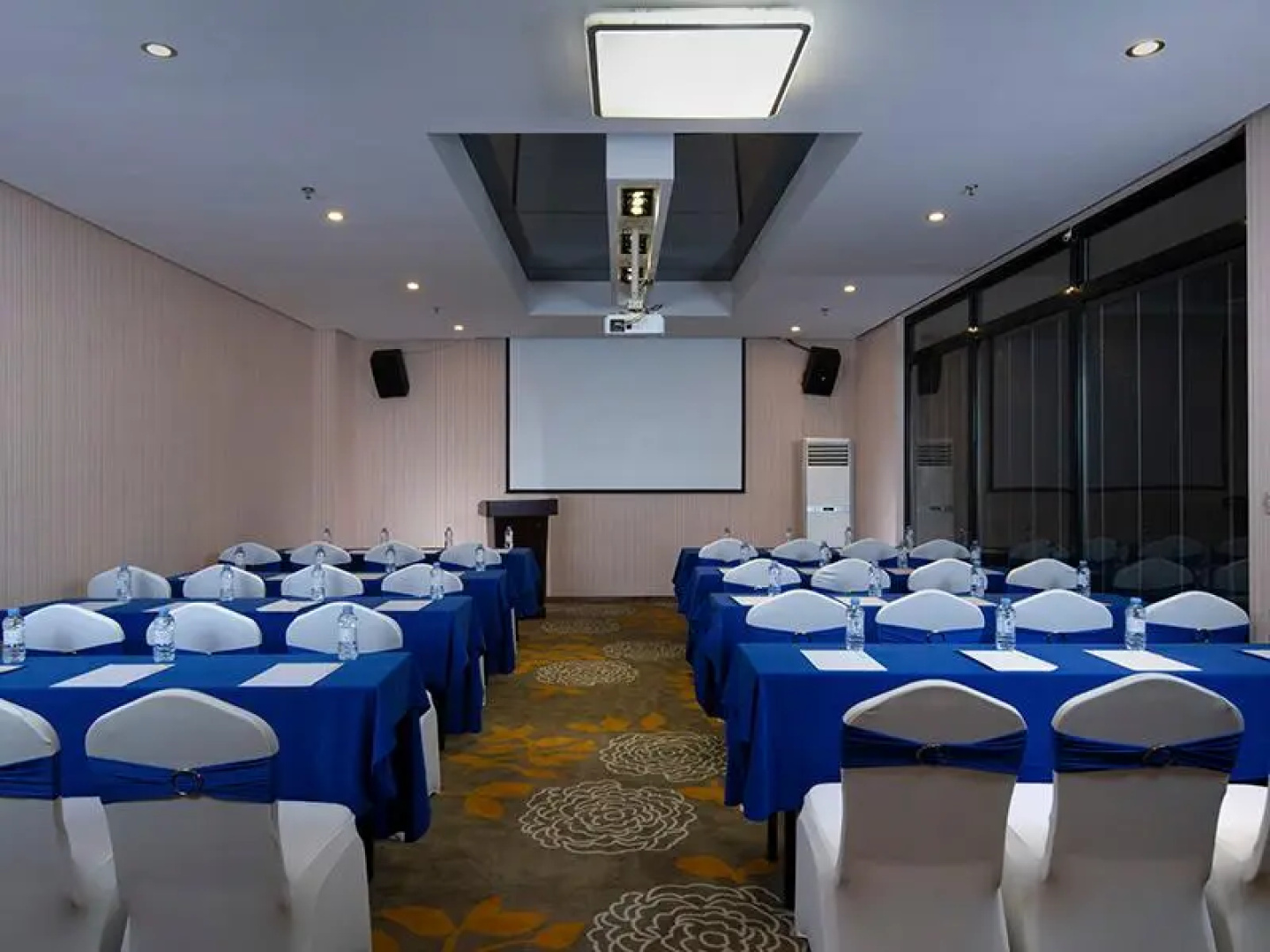 Vienna Hotel (Dongguan Houjie Dadao Branch)