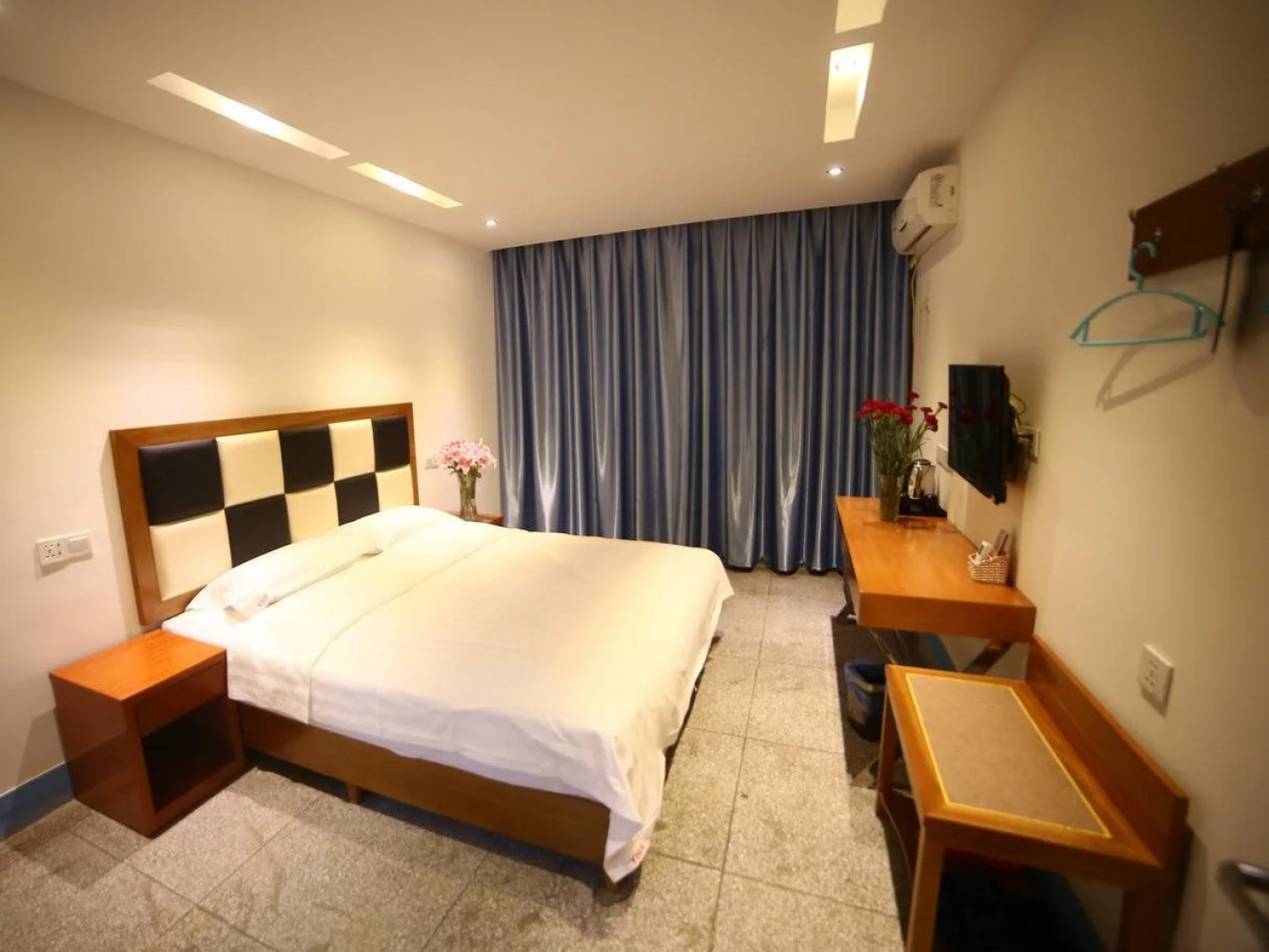 Luoyang Heartland International Youth Hostel