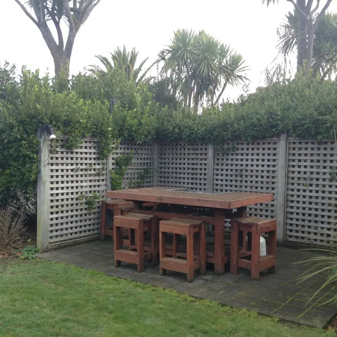 The Highwayman Motel