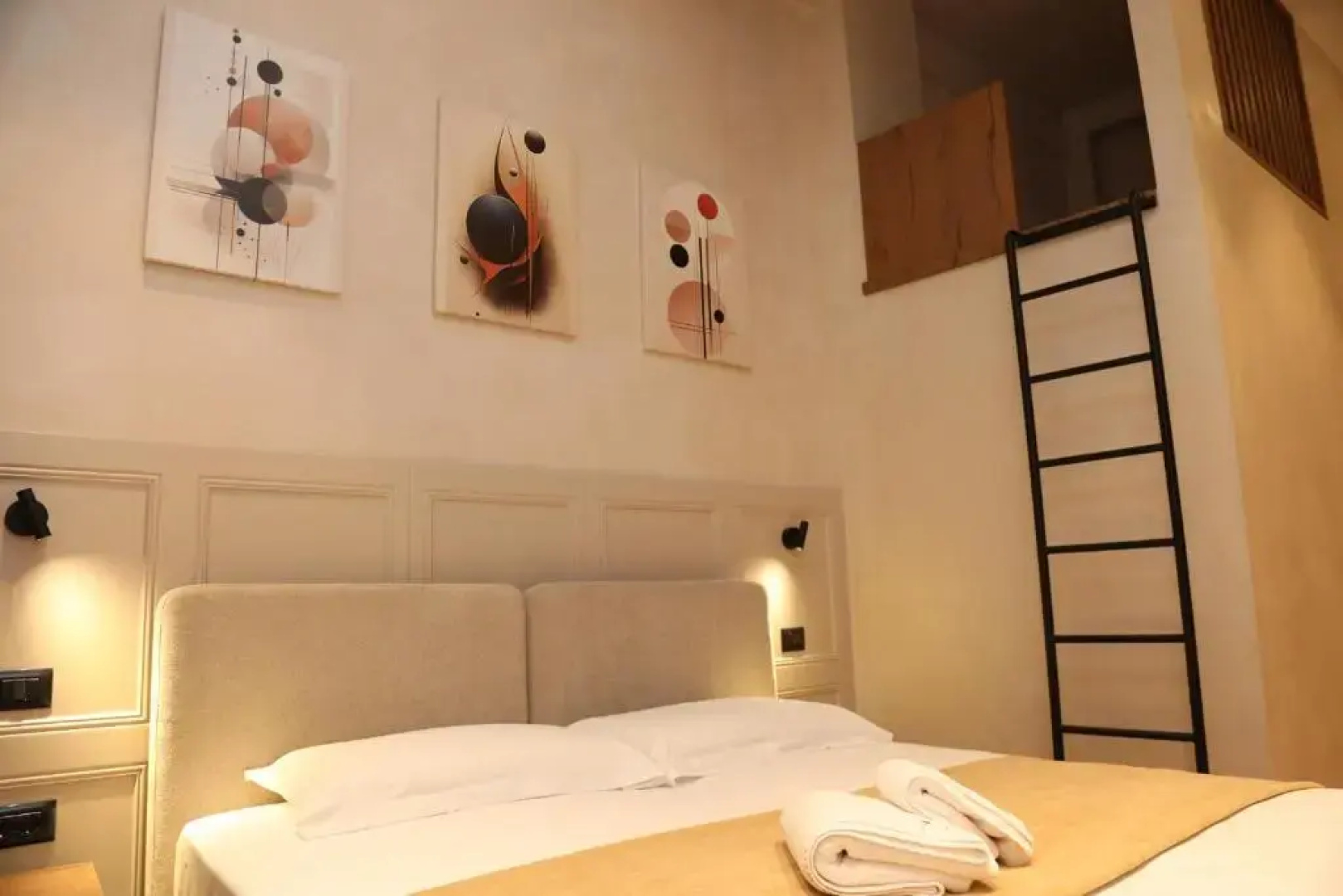 Z art Hotel