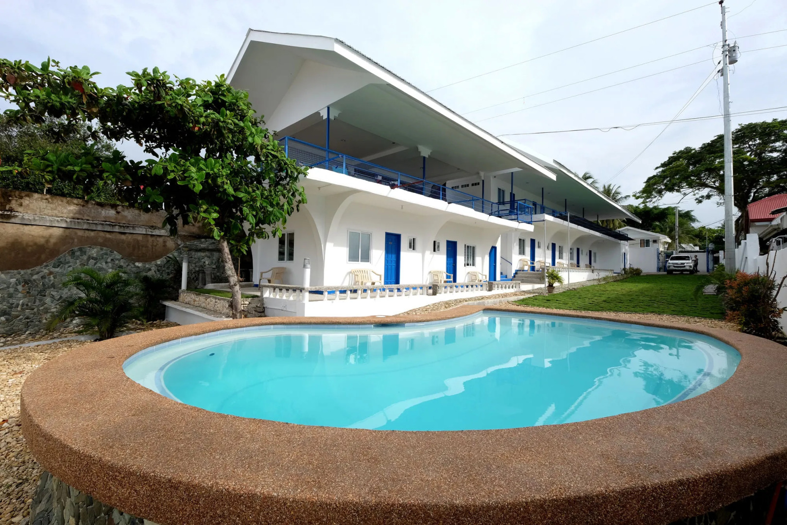 Pescadores Seaview Suites Moalboal