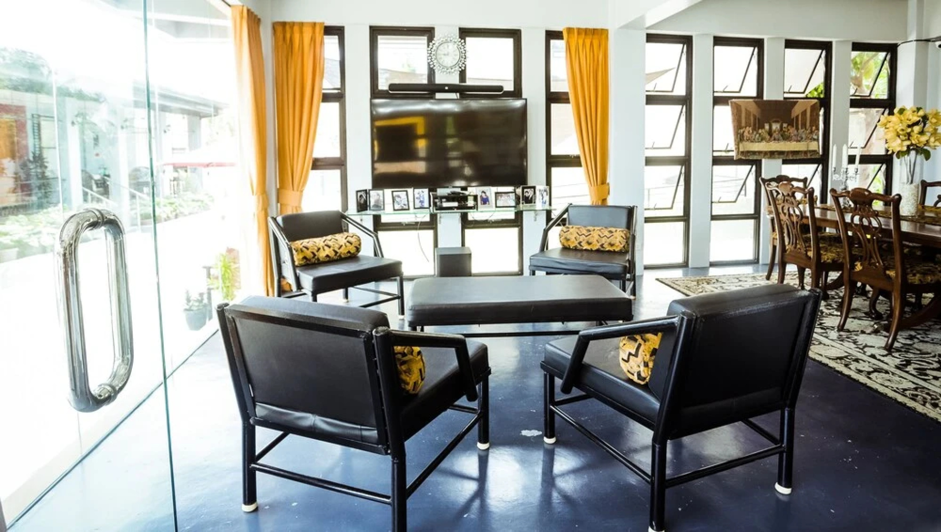 Zeller Court Apartelle