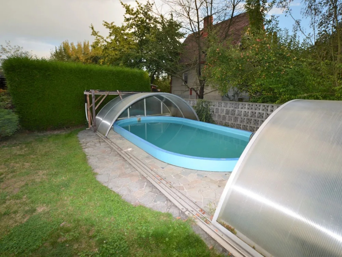 Cozy Chalet in Pilsen With Swimming Pool, Garden, Balcony