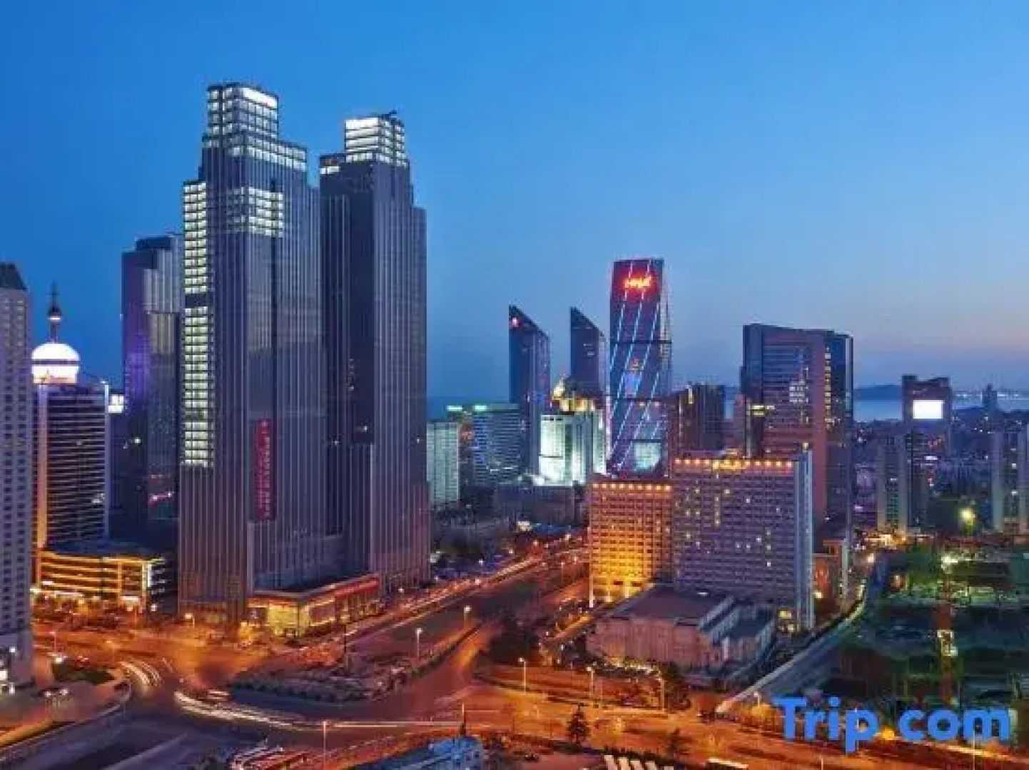 Yuelan Seaview Hotel Apartment (Qingdao May Fourth Square China Railway Center)
