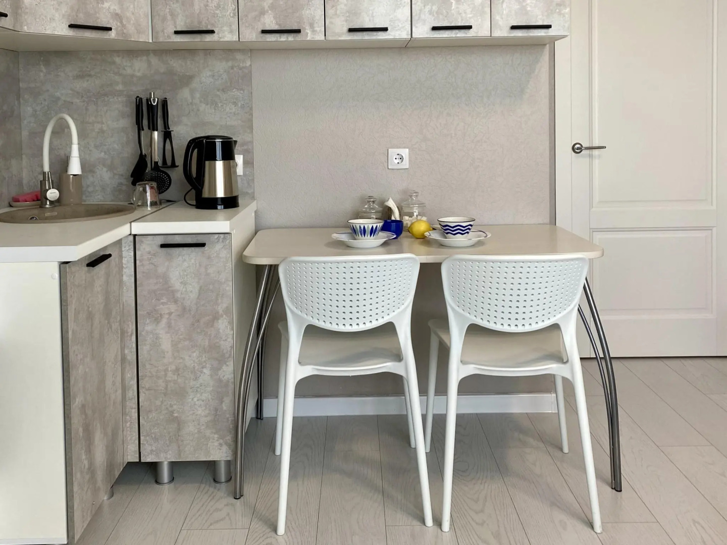 Compass (Компасс) на улице Сергея Джанбровского 5