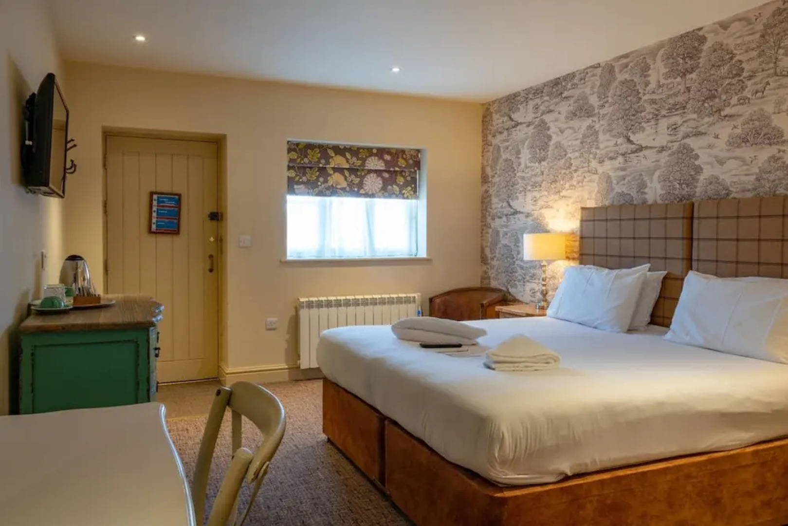 Crown Inn At Tolldown