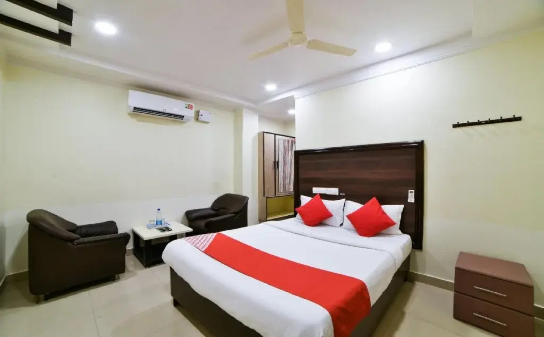 Surya Teja Residencyby OYO Rooms