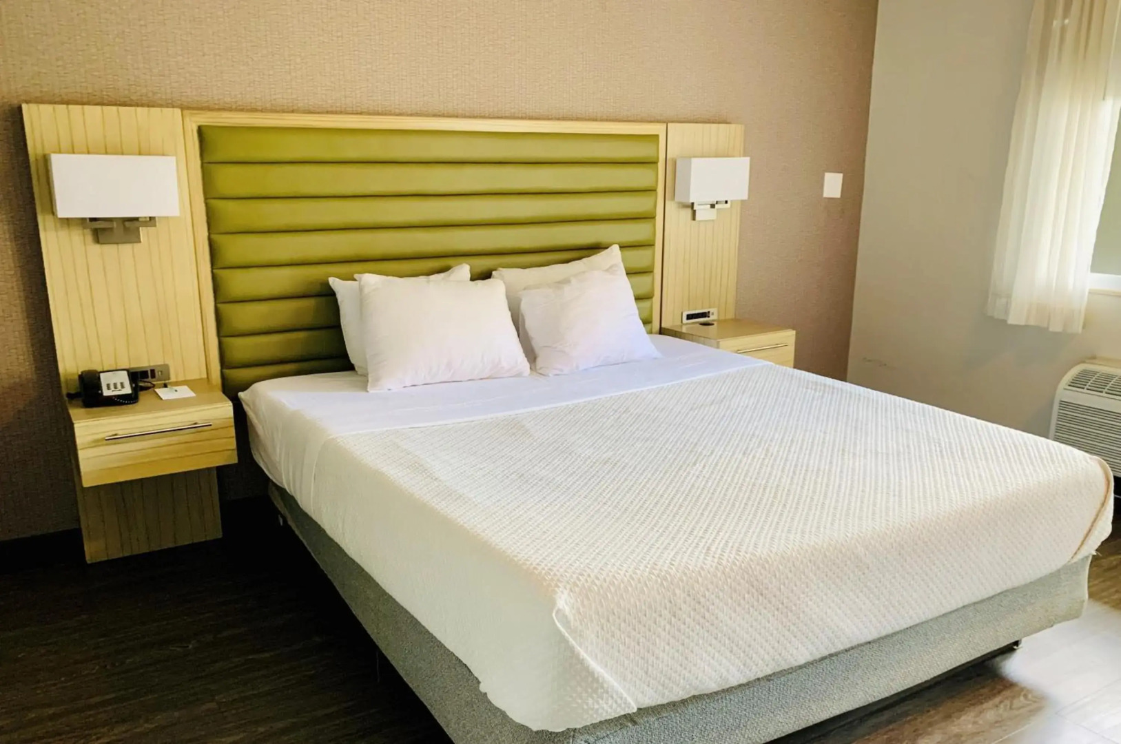 GreenTree Pasadena Inn