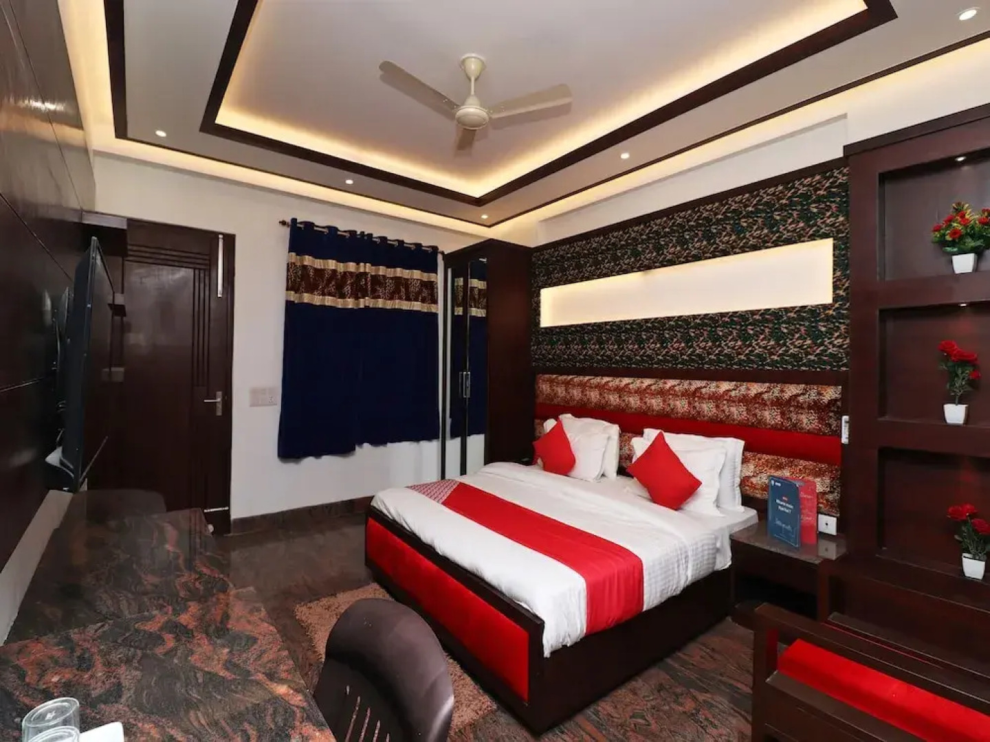 Oyo 36075 Jjk Rukmini Vilas Hotel And Banquet