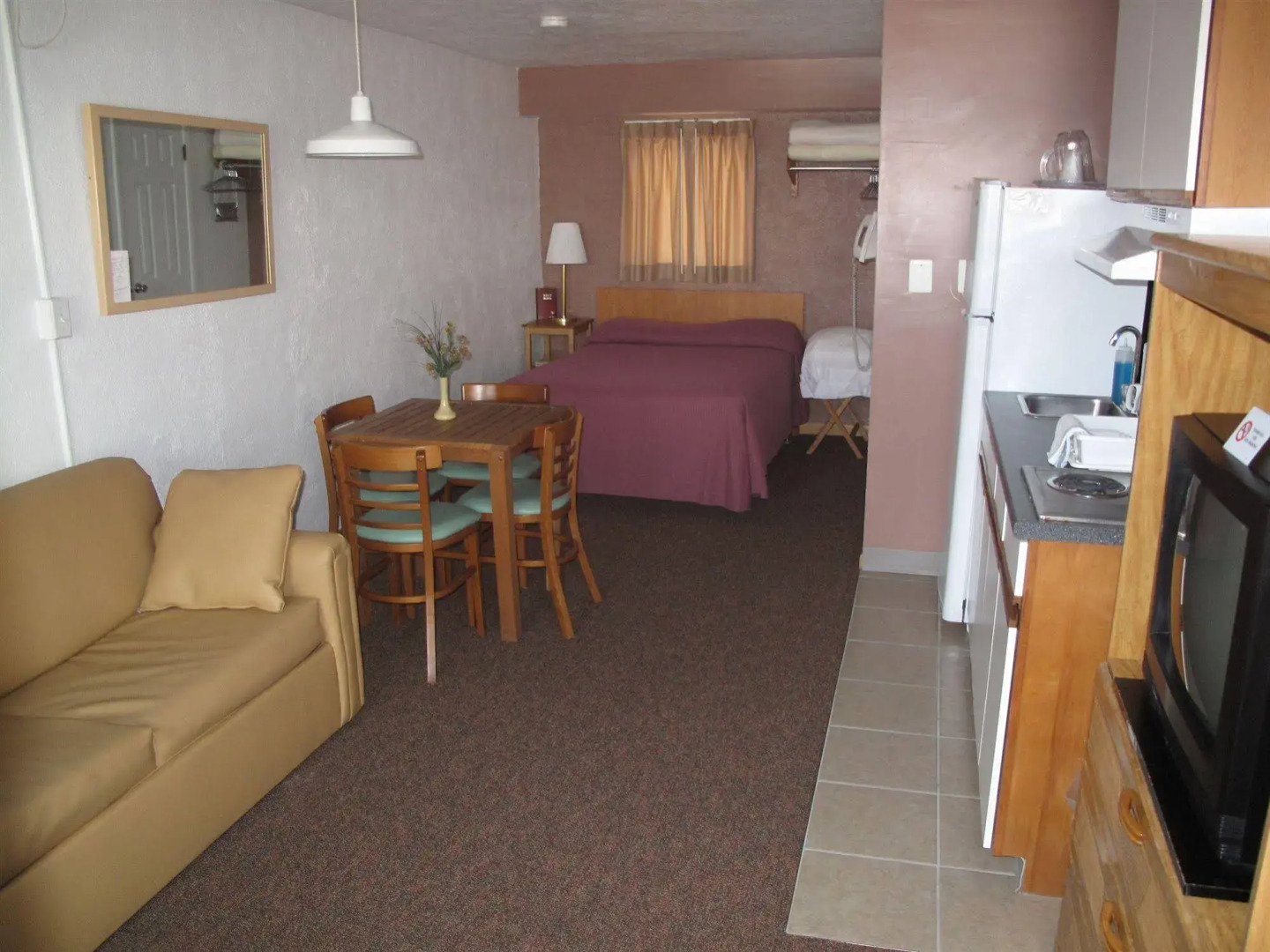 Pink Champagne Motel