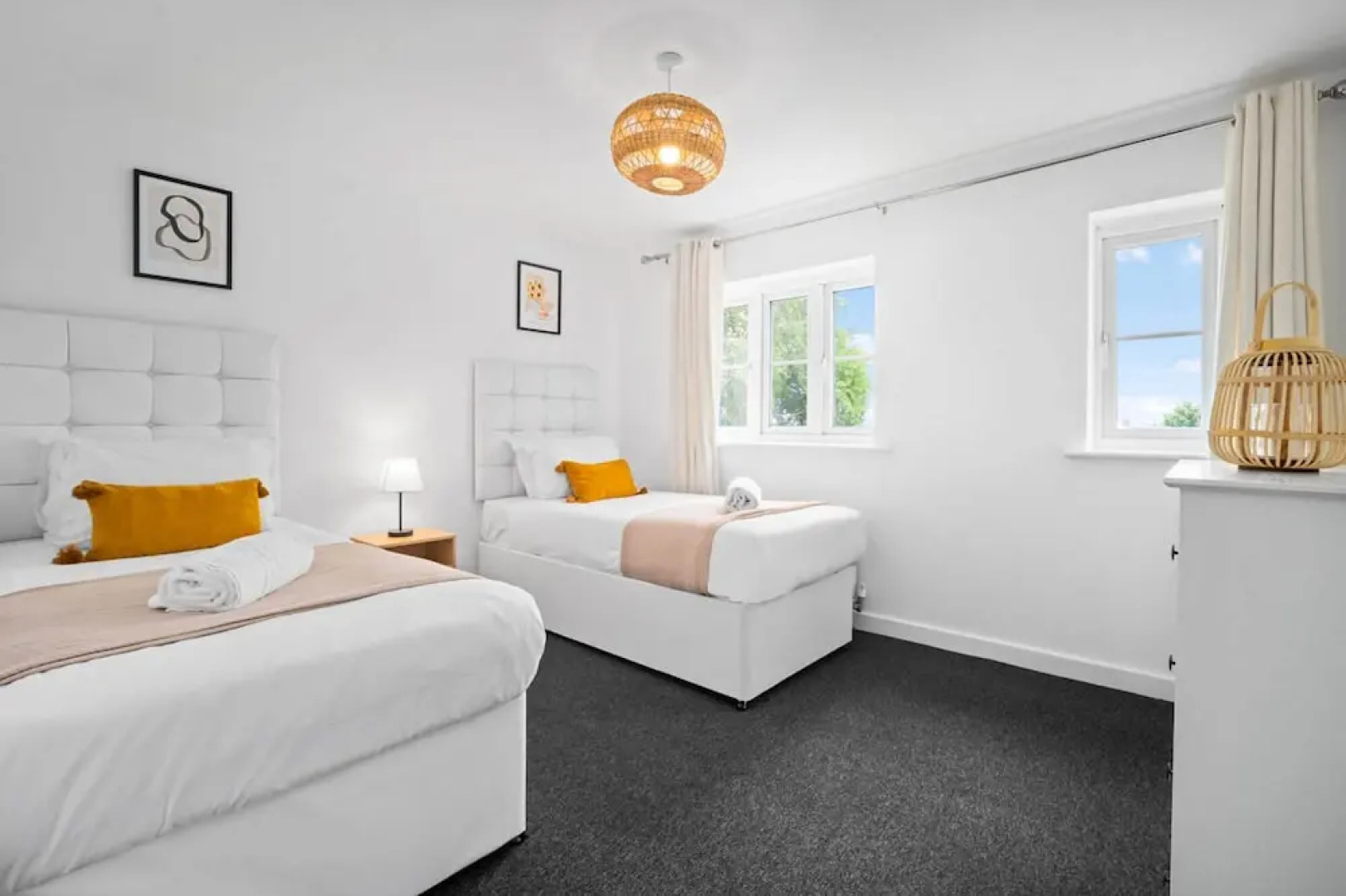 Cute Modern Mews Home in Oldbury